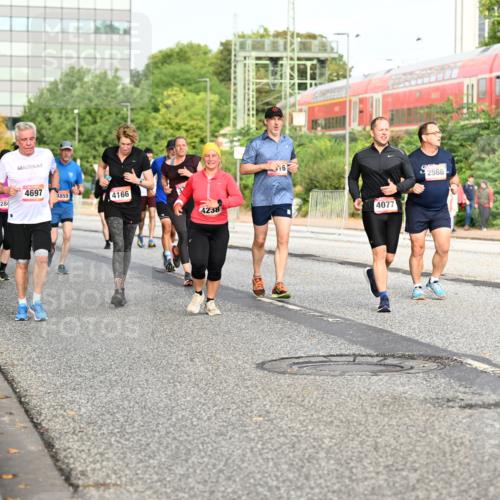 06.09.2026 - CURREX Alsterlauf Dr. Thomas Lammeyer http://msf.ph/oto/10139437 06.09.2026 10:06:27 Laufen 284, 4697, 4855, 4166, 4238, 4077, 2566 meine-sportfotos.de
