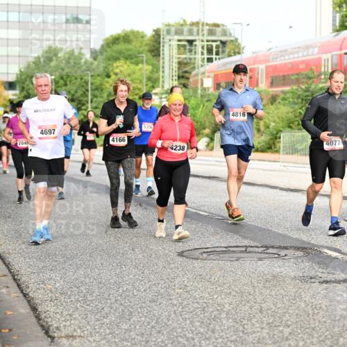 06.09.2026 - CURREX Alsterlauf Dr. Thomas Lammeyer http://msf.ph/oto/10139449 06.09.2026 10:06:28 Laufen 2840, 4697, 5356, 4166, 4238, 4816, 4077, 2566 meine-sportfotos.de