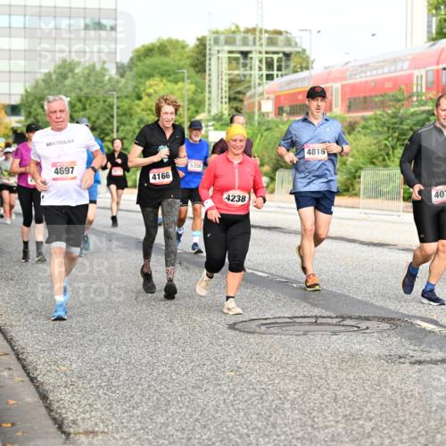 06.09.2026 - CURREX Alsterlauf Dr. Thomas Lammeyer http://msf.ph/oto/10139451 06.09.2026 10:06:28 Laufen 4697, 4166, 5356, 4238, 4816, 4077, 2566 meine-sportfotos.de
