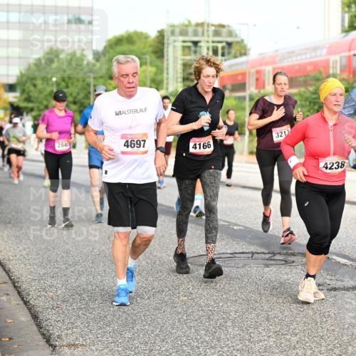 06.09.2026 - CURREX Alsterlauf Dr. Thomas Lammeyer http://msf.ph/oto/10139468 06.09.2026 10:06:30 Laufen 2841, 4697, 4166, 3213, 4238, 4816 meine-sportfotos.de