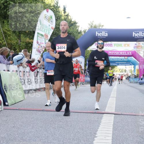 06.09.2026 - CURREX Alsterlauf Yannick Fuchs http://msf.ph/oto/10139478 06.09.2026 09:46:01 Ziel 2731, 2828, 3404, 3623, 4721, 5537, 5846, 6072, 6256, 6391, 8158, 8193 meine-sportfotos.de