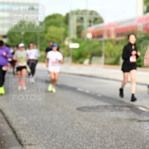 06.09.2026 - CURREX Alsterlauf Dr. Thomas Lammeyer http://msf.ph/oto/10139515 06.09.2026 10:06:34 Laufen 23 meine-sportfotos.de