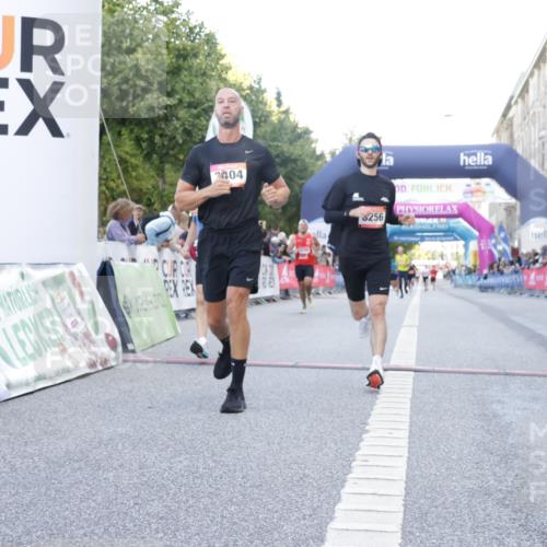 06.09.2026 - CURREX Alsterlauf Yannick Fuchs http://msf.ph/oto/10139525 06.09.2026 09:46:02 Ziel 2122, 2731, 2828, 3404, 3623, 4721, 5537, 5846, 6256, 6391, 8158 meine-sportfotos.de