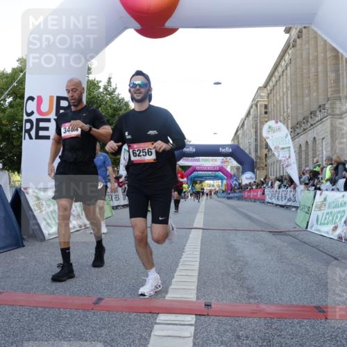 06.09.2026 - CURREX Alsterlauf Yannick Fuchs http://msf.ph/oto/10139567 06.09.2026 09:46:03 Ziel 2122, 2731, 2828, 3404, 3623, 4721, 5537, 5846, 6256, 6391, 8158 meine-sportfotos.de
