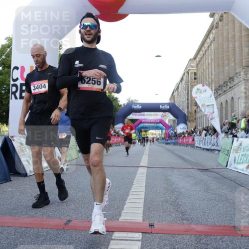 06.09.2026 - CURREX Alsterlauf Yannick Fuchs http://msf.ph/oto/10139584 06.09.2026 09:46:03 Ziel 2122, 2731, 2828, 3404, 3623, 4721, 5537, 5846, 6256, 6391, 8158 meine-sportfotos.de