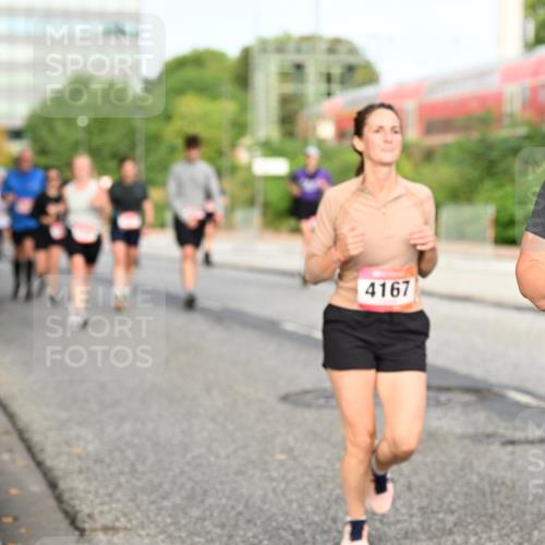 06.09.2026 - CURREX Alsterlauf Dr. Thomas Lammeyer http://msf.ph/oto/10139606 06.09.2026 10:06:43 Laufen 4167, 3348 meine-sportfotos.de
