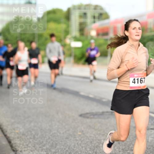 06.09.2026 - CURREX Alsterlauf Dr. Thomas Lammeyer http://msf.ph/oto/10139608 06.09.2026 10:06:44 Laufen 4167 meine-sportfotos.de