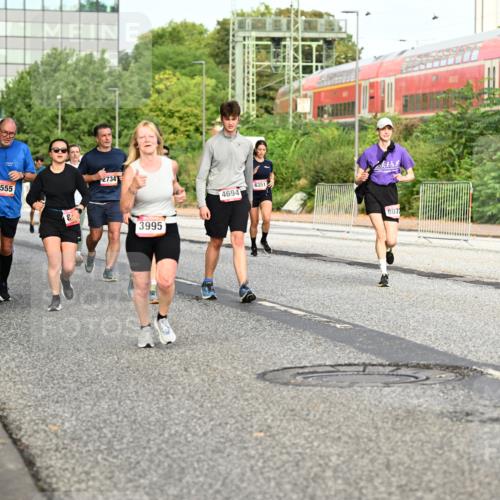 06.09.2026 - CURREX Alsterlauf Dr. Thomas Lammeyer http://msf.ph/oto/10139619 06.09.2026 10:06:45 Laufen 5555, 2589, 2734, 3995, 4694, 6351, 8072 meine-sportfotos.de