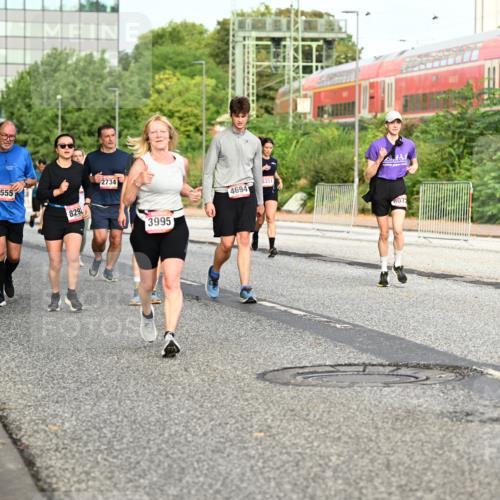 06.09.2026 - CURREX Alsterlauf Dr. Thomas Lammeyer http://msf.ph/oto/10139620 06.09.2026 10:06:45 Laufen 2589, 5555, 829, 2734, 4694, 3995, 6351, 8072 meine-sportfotos.de