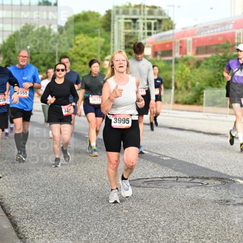 06.09.2026 - CURREX Alsterlauf Dr. Thomas Lammeyer http://msf.ph/oto/10139634 06.09.2026 10:06:47 Laufen 258, 555, 32, 3077, 694, 3995, 807 meine-sportfotos.de