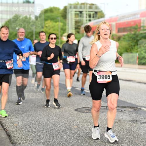 06.09.2026 - CURREX Alsterlauf Dr. Thomas Lammeyer http://msf.ph/oto/10139643 06.09.2026 10:06:47 Laufen 258, 329, 3995, 807 meine-sportfotos.de