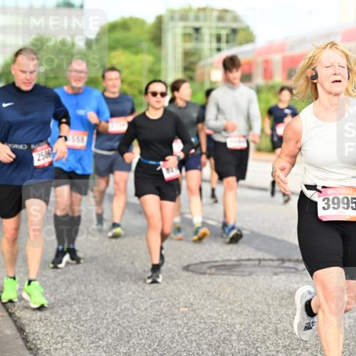 06.09.2026 - CURREX Alsterlauf Dr. Thomas Lammeyer http://msf.ph/oto/10139648 06.09.2026 10:06:48 Laufen 2584, 555, 3995 meine-sportfotos.de