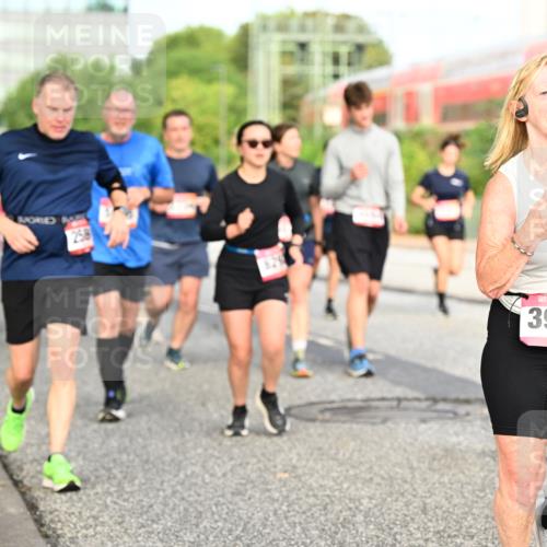 06.09.2026 - CURREX Alsterlauf Dr. Thomas Lammeyer http://msf.ph/oto/10139650 06.09.2026 10:06:48 Laufen 3995 meine-sportfotos.de