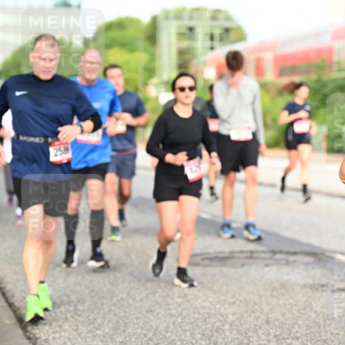 06.09.2026 - CURREX Alsterlauf Dr. Thomas Lammeyer http://msf.ph/oto/10139652 06.09.2026 10:06:48 Laufen 25, 1, 25, 3995 meine-sportfotos.de