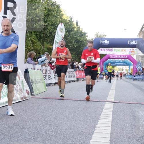 06.09.2026 - CURREX Alsterlauf Yannick Fuchs http://msf.ph/oto/10139653 06.09.2026 09:46:05 Ziel 2122, 2731, 2828, 3404, 3623, 5537, 5846, 6256, 6391, 8158 meine-sportfotos.de