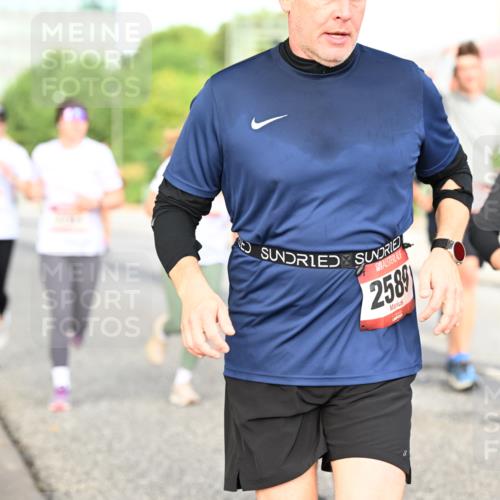 06.09.2026 - CURREX Alsterlauf Dr. Thomas Lammeyer http://msf.ph/oto/10139671 06.09.2026 10:06:50 Laufen 2589, 82 meine-sportfotos.de