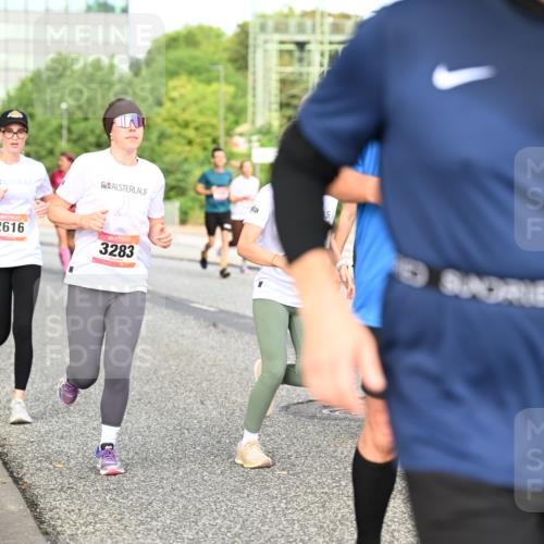06.09.2026 - CURREX Alsterlauf Dr. Thomas Lammeyer http://msf.ph/oto/10139675 06.09.2026 10:06:50 Laufen 2616, 3283 meine-sportfotos.de