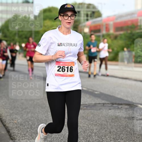 06.09.2026 - CURREX Alsterlauf Dr. Thomas Lammeyer http://msf.ph/oto/10139698 06.09.2026 10:06:53 Laufen 2616 meine-sportfotos.de