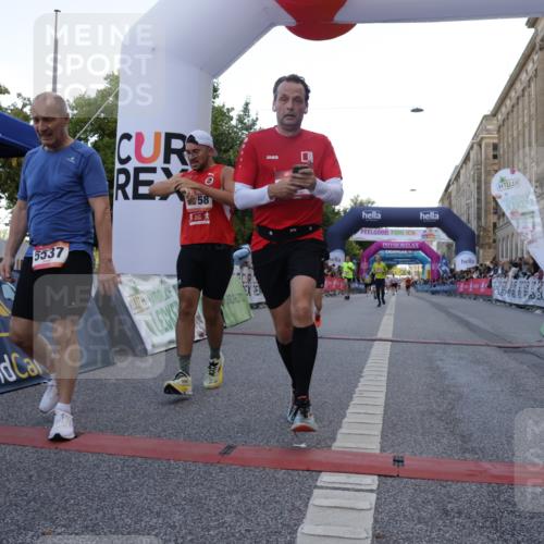 06.09.2026 - CURREX Alsterlauf Yannick Fuchs http://msf.ph/oto/10139736 06.09.2026 09:46:06 Ziel 2122, 2731, 2828, 3404, 3623, 5537, 5846, 6014, 6256, 6391, 8158, 8210 meine-sportfotos.de