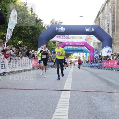 06.09.2026 - CURREX Alsterlauf Yannick Fuchs http://msf.ph/oto/10139760 06.09.2026 09:46:08 Ziel 2122, 3404, 4970, 5537, 5846, 6014, 6256, 8158, 8210 meine-sportfotos.de