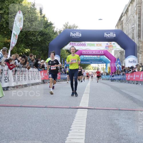 06.09.2026 - CURREX Alsterlauf Yannick Fuchs http://msf.ph/oto/10139770 06.09.2026 09:46:09 Ziel 2122, 3404, 4970, 5537, 5846, 5906, 6014, 6256, 8158, 8210 meine-sportfotos.de