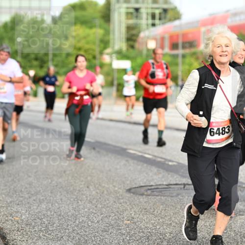 06.09.2026 - CURREX Alsterlauf Dr. Thomas Lammeyer http://msf.ph/oto/10139783 06.09.2026 10:07:01 Laufen 6483 meine-sportfotos.de