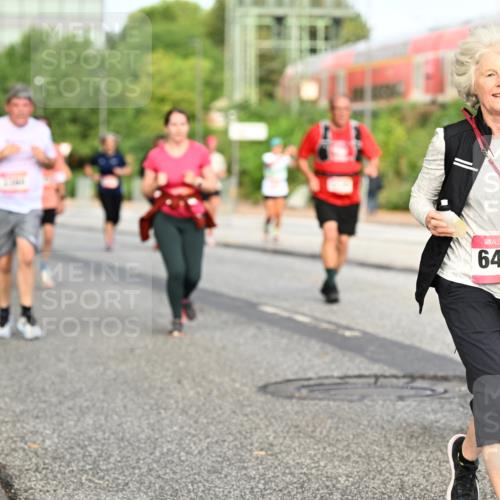 06.09.2026 - CURREX Alsterlauf Dr. Thomas Lammeyer http://msf.ph/oto/10139785 06.09.2026 10:07:01 Laufen 648 meine-sportfotos.de