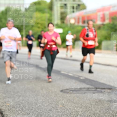 06.09.2026 - CURREX Alsterlauf Dr. Thomas Lammeyer http://msf.ph/oto/10139789 06.09.2026 10:07:01 Laufen 64 meine-sportfotos.de