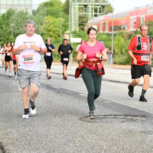 06.09.2026 - CURREX Alsterlauf Dr. Thomas Lammeyer http://msf.ph/oto/10139797 06.09.2026 10:07:02 Laufen 3360, 2226 meine-sportfotos.de
