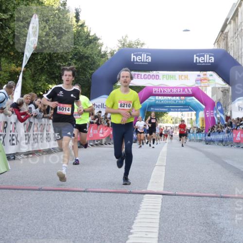 06.09.2026 - CURREX Alsterlauf Yannick Fuchs http://msf.ph/oto/10139799 06.09.2026 09:46:10 Ziel 2122, 4970, 5537, 5846, 5906, 6014, 6256, 6406, 8158, 8210, 8266 meine-sportfotos.de