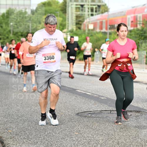 06.09.2026 - CURREX Alsterlauf Dr. Thomas Lammeyer http://msf.ph/oto/10139804 06.09.2026 10:07:03 Laufen 3373, 3360, 2226 meine-sportfotos.de
