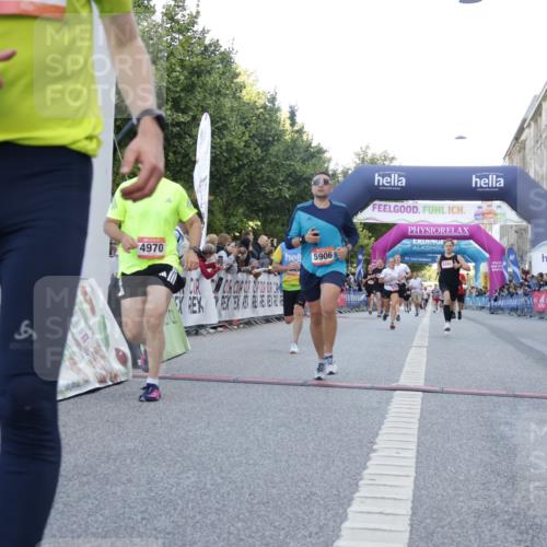 06.09.2026 - CURREX Alsterlauf Yannick Fuchs http://msf.ph/oto/10139892 06.09.2026 09:46:12 Ziel 2122, 2703, 4970, 5846, 5906, 6014, 6406, 8158, 8210, 8266 meine-sportfotos.de