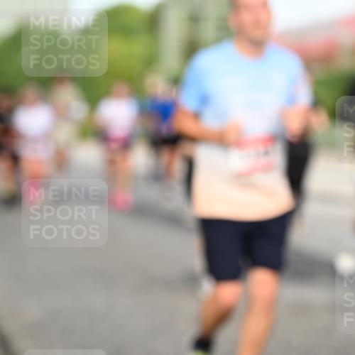 06.09.2026 - CURREX Alsterlauf Dr. Thomas Lammeyer http://msf.ph/oto/10139910 06.09.2026 10:07:14 Laufen  meine-sportfotos.de