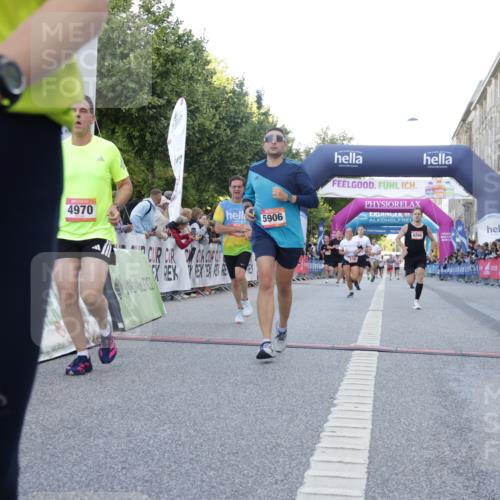 06.09.2026 - CURREX Alsterlauf Yannick Fuchs http://msf.ph/oto/10139911 06.09.2026 09:46:13 Ziel 2122, 2703, 4824, 4970, 5846, 5906, 6014, 6406, 8158, 8210, 8266 meine-sportfotos.de
