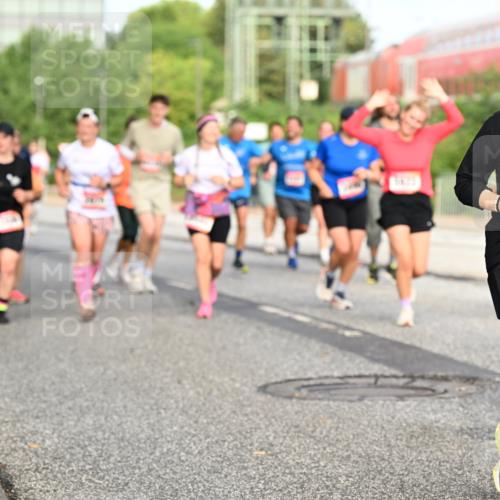 06.09.2026 - CURREX Alsterlauf Dr. Thomas Lammeyer http://msf.ph/oto/10139926 06.09.2026 10:07:15 Laufen 6465 meine-sportfotos.de