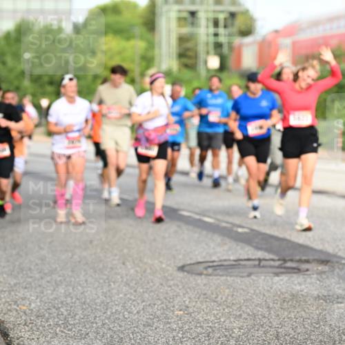 06.09.2026 - CURREX Alsterlauf Dr. Thomas Lammeyer http://msf.ph/oto/10139930 06.09.2026 10:07:16 Laufen  meine-sportfotos.de