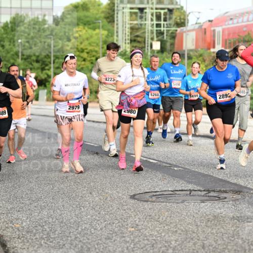 06.09.2026 - CURREX Alsterlauf Dr. Thomas Lammeyer http://msf.ph/oto/10139935 06.09.2026 10:07:16 Laufen 2701, 4223, 2979, 2889, 2980, 5498, 5268, 5499, 365, 5922, 2893 meine-sportfotos.de