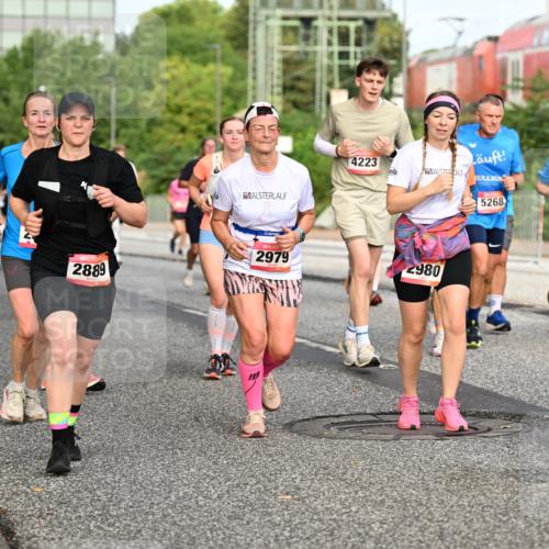 06.09.2026 - CURREX Alsterlauf Dr. Thomas Lammeyer http://msf.ph/oto/10139949 06.09.2026 10:07:18 Laufen 2765, 2889, 4223, 2979, 2980, 5268, 5455 meine-sportfotos.de