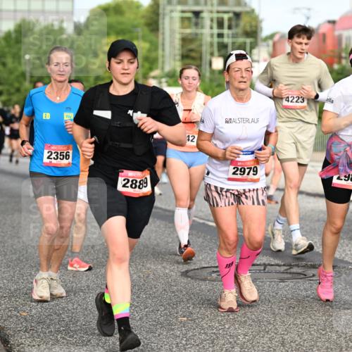 06.09.2026 - CURREX Alsterlauf Dr. Thomas Lammeyer http://msf.ph/oto/10139957 06.09.2026 10:07:19 Laufen 2356, 2889, 42, 4223, 2979, 2980, 268 meine-sportfotos.de