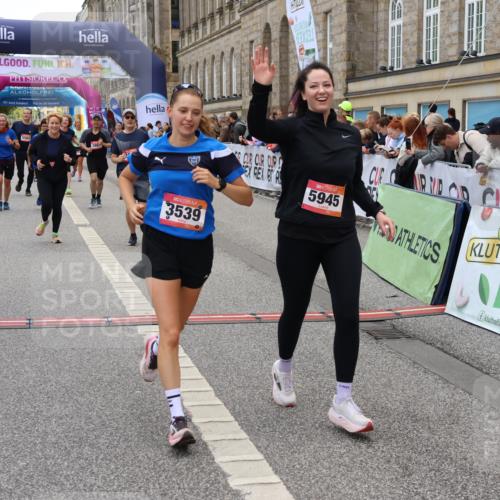 06.09.2026 - CURREX Alsterlauf Strokosch-Dieckow http://msf.ph/oto/10139962 06.09.2026 10:16:12 Ziel 2019, 2098, 2614, 2810, 2881, 2884, 3311, 3539, 3867, 4043, 4056, 4069, 4264, 4455, 5425, 5559, 5564, 5825, 5945 meine-sportfotos.de