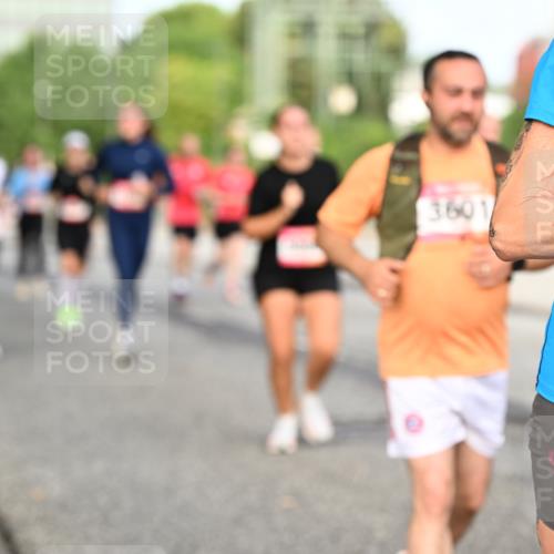 06.09.2026 - CURREX Alsterlauf Dr. Thomas Lammeyer http://msf.ph/oto/10139984 06.09.2026 10:07:22 Laufen 3601, 23 meine-sportfotos.de