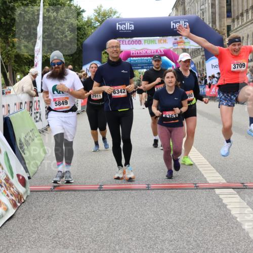 06.09.2026 - CURREX Alsterlauf Strokosch-Dieckow http://msf.ph/oto/10139993 06.09.2026 10:17:33 Ziel 2462, 2597, 2598, 2911, 2985, 3117, 3444, 3709, 5118, 5560, 5635, 5820, 5849, 6068, 6081, 6342, 6363, 8109 meine-sportfotos.de
