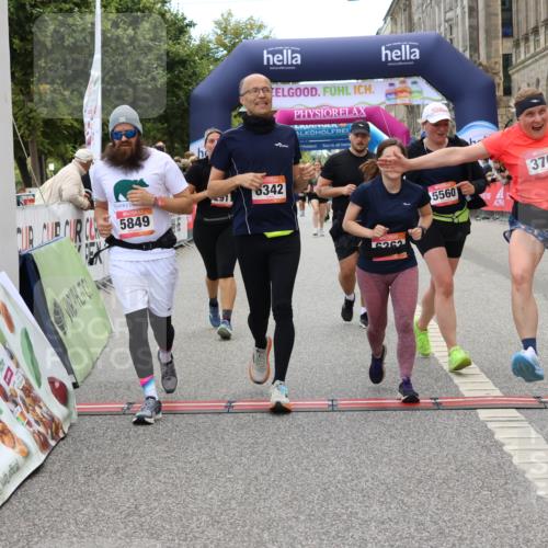 06.09.2026 - CURREX Alsterlauf Strokosch-Dieckow http://msf.ph/oto/10140026 06.09.2026 10:17:33 Ziel 2462, 2597, 2598, 2911, 2985, 3117, 3444, 3709, 5118, 5560, 5635, 5820, 5849, 6068, 6081, 6342, 6363, 8109 meine-sportfotos.de