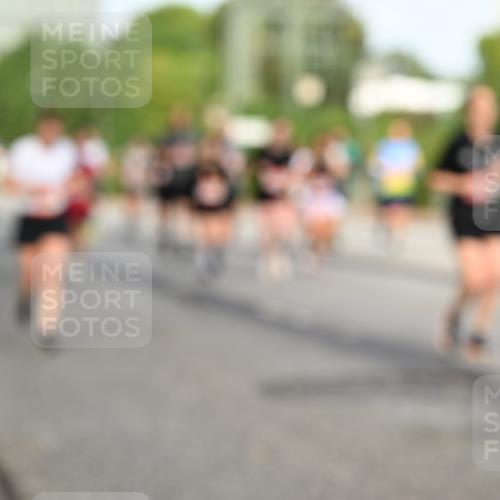 06.09.2026 - CURREX Alsterlauf Dr. Thomas Lammeyer http://msf.ph/oto/10140060 06.09.2026 10:07:30 Laufen  meine-sportfotos.de