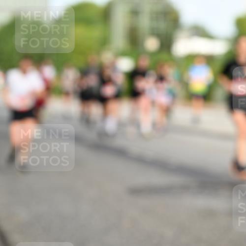06.09.2026 - CURREX Alsterlauf Dr. Thomas Lammeyer http://msf.ph/oto/10140061 06.09.2026 10:07:30 Laufen  meine-sportfotos.de