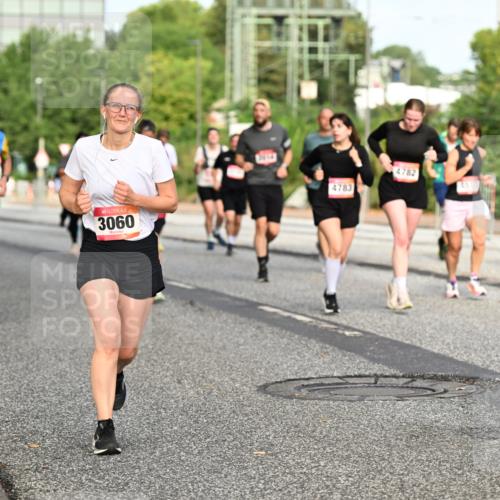 06.09.2026 - CURREX Alsterlauf Dr. Thomas Lammeyer http://msf.ph/oto/10140077 06.09.2026 10:07:32 Laufen 3060, 4783, 4782 meine-sportfotos.de