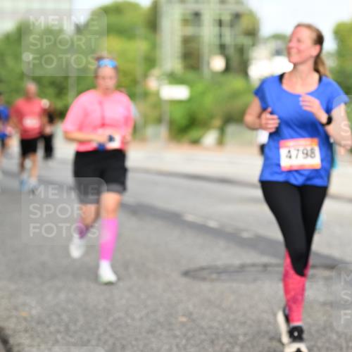 06.09.2026 - CURREX Alsterlauf Dr. Thomas Lammeyer http://msf.ph/oto/10140150 06.09.2026 10:07:41 Laufen 4798 meine-sportfotos.de