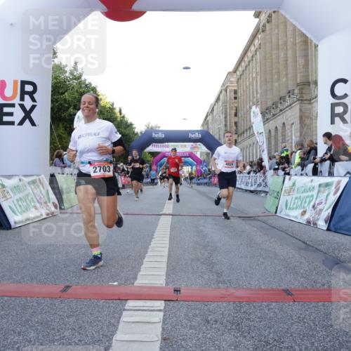 06.09.2026 - CURREX Alsterlauf Yannick Fuchs http://msf.ph/oto/10140157 06.09.2026 09:46:17 Ziel 2342, 2703, 4287, 4537, 4824, 4970, 5419, 5515, 5906, 6014, 6406, 8210, 8266 meine-sportfotos.de
