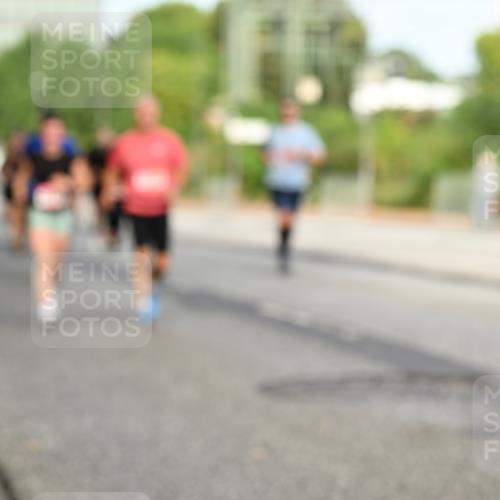 06.09.2026 - CURREX Alsterlauf Dr. Thomas Lammeyer http://msf.ph/oto/10140170 06.09.2026 10:07:44 Laufen  meine-sportfotos.de