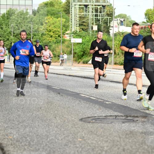 06.09.2026 - CURREX Alsterlauf Dr. Thomas Lammeyer http://msf.ph/oto/10140213 06.09.2026 10:07:55 Laufen 588, 3048, 5203, 4958, 2205, 4790, 3777, 5524, 4787 meine-sportfotos.de